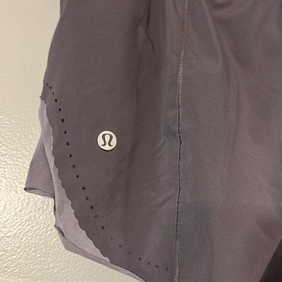 LULULEMON SMOOTH STRIDE SHORTS - Picture 3 of 4